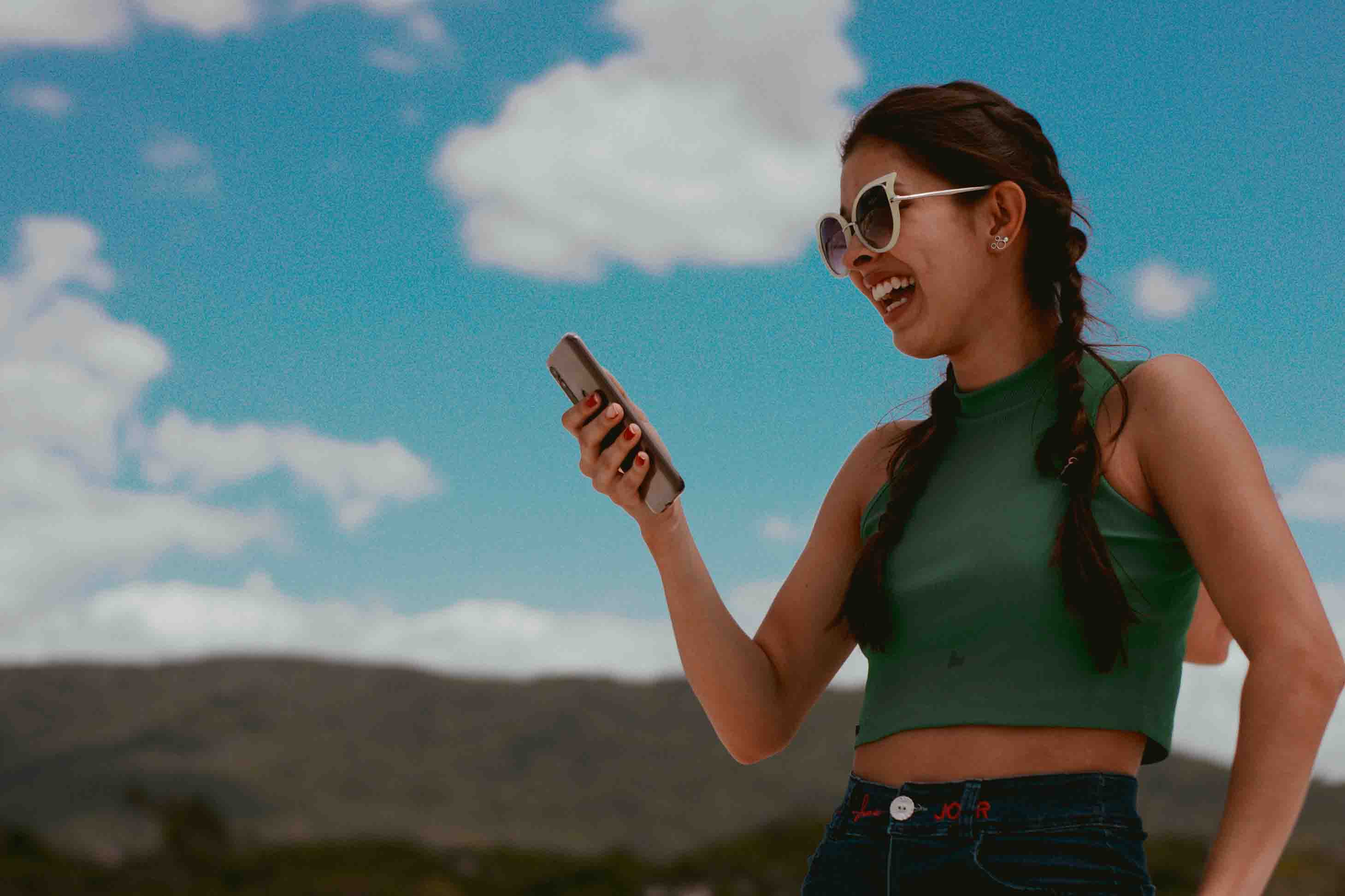 Heads Up Business Owners! Here’s All You Need to Know About the New Ways Zoomers and Millennials Communicate